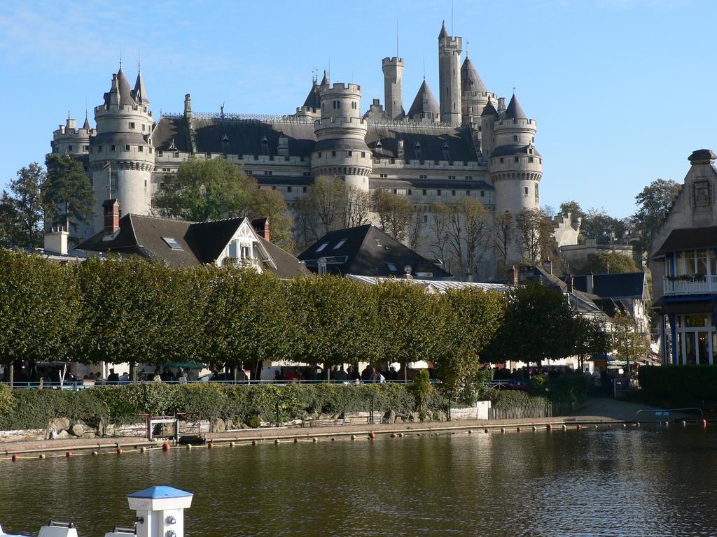Hotel Aux Bles D'Or Pierrefonds Camera foto