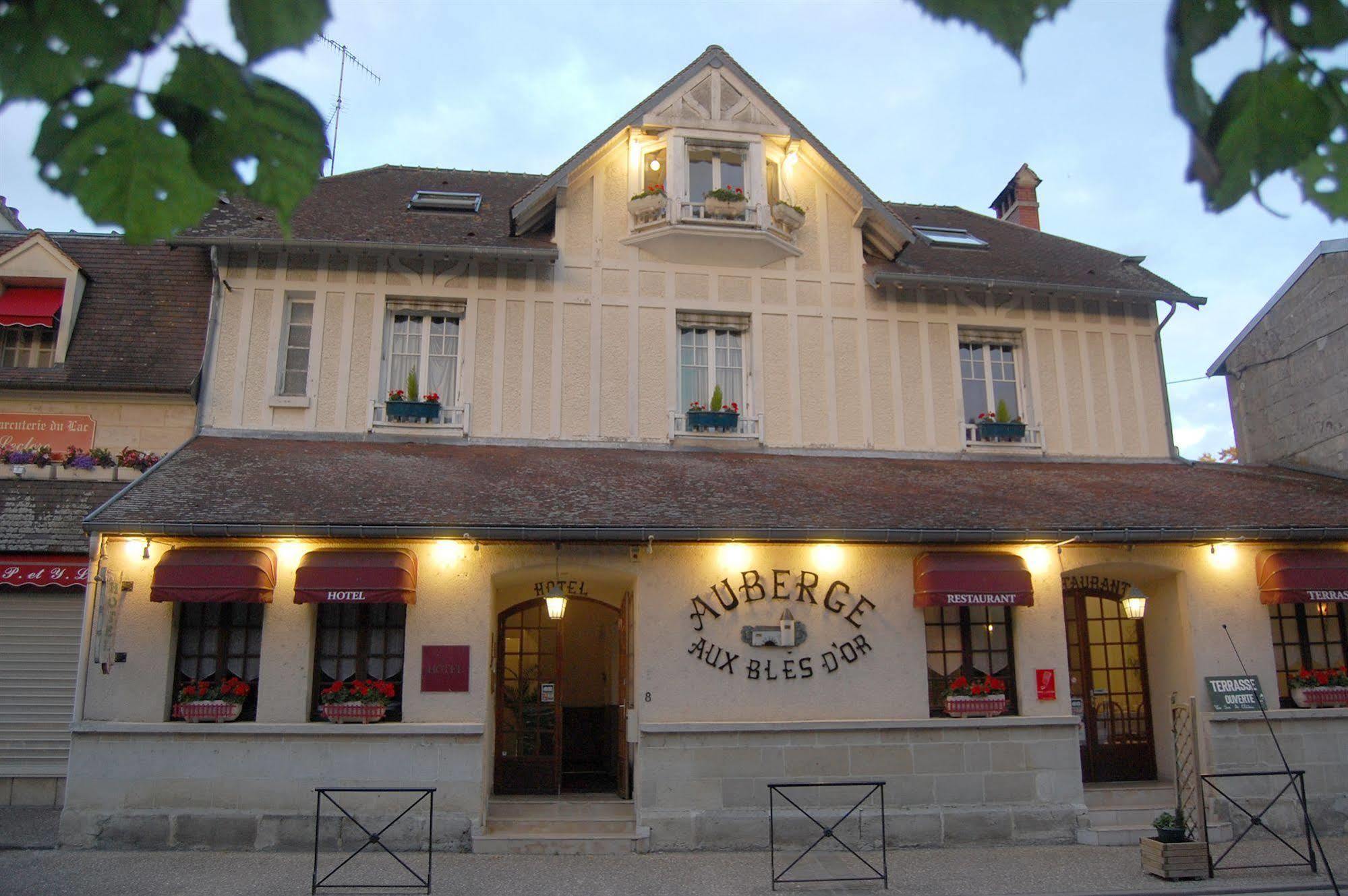 Hotel Aux Bles D'Or Pierrefonds Esterno foto